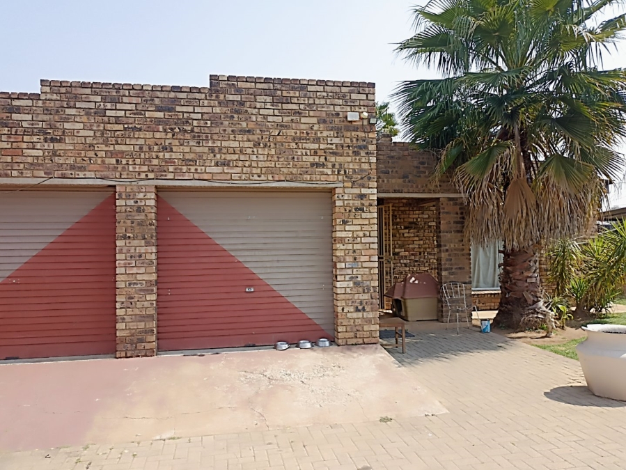 3 Bedroom Property for Sale in Potchefstroom South North West